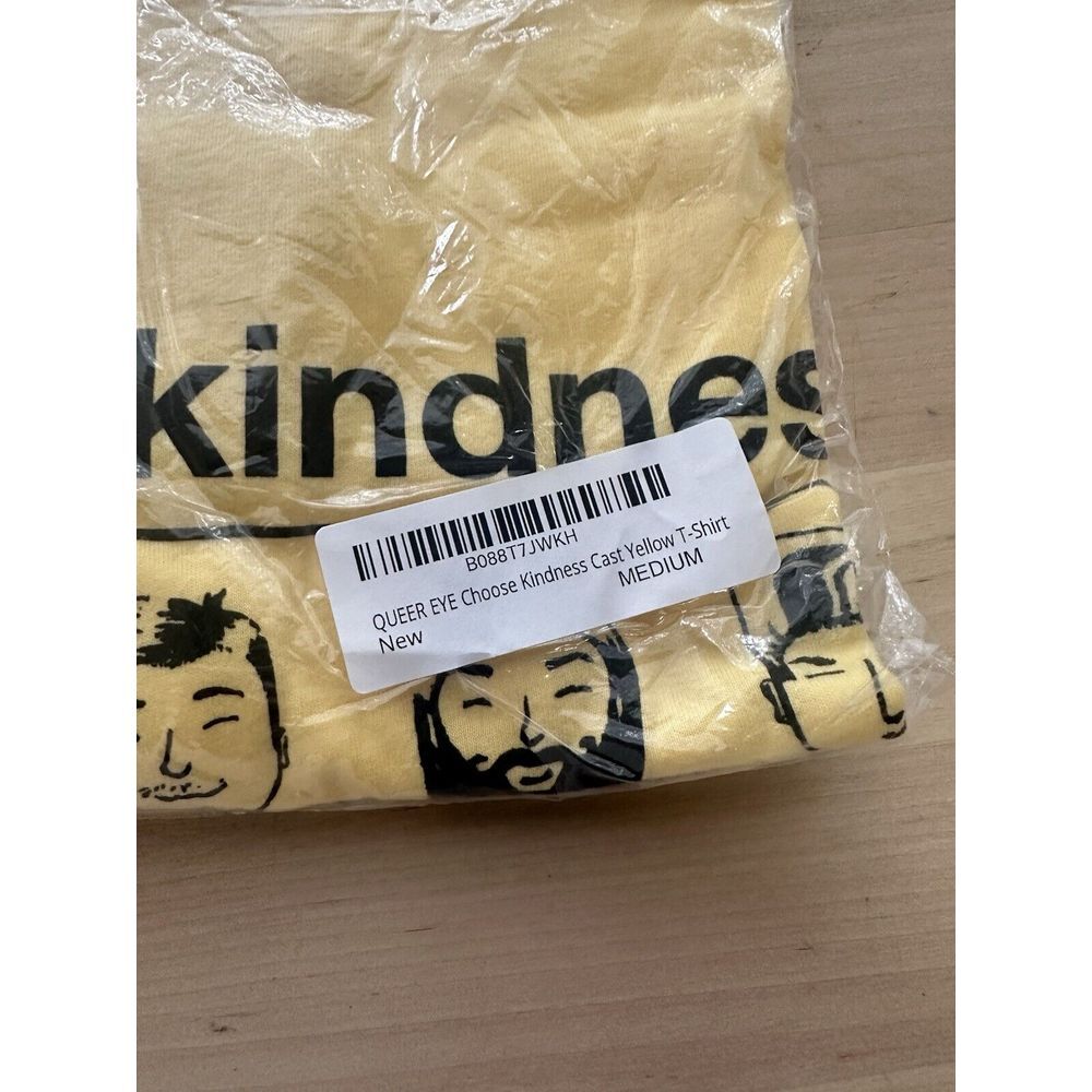 QUEER‎ EYE Choose Kindness Cast T-Shirt Yellow Size Medium Unisex Casual Tee NWT - Picture 3 of 3